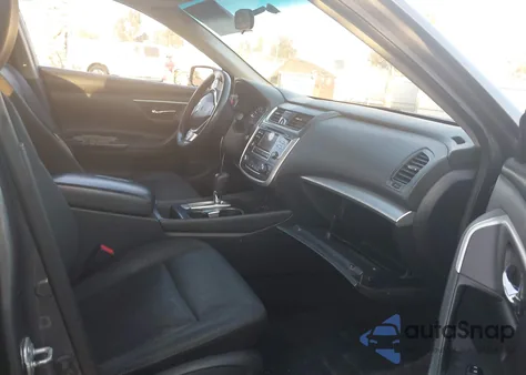 2017 Nissan Altima 2.5 Sv z USA, uszkodzony, nr VIN 1N4AL3AP6HC156326